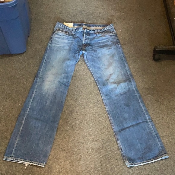 Hollister distressed  Jeans w33x32 - Picture 1 of 7